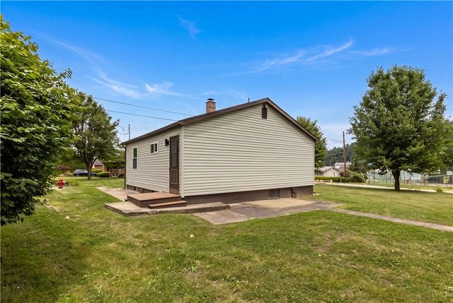 2 Frick St, Charleroi Boro, PA 15432