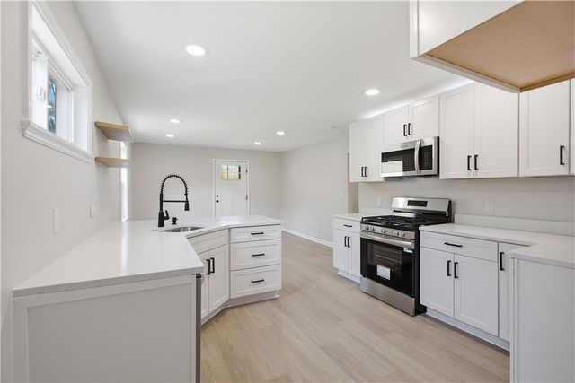 2 Frick St, Charleroi Boro, PA 15432
