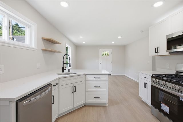 2 Frick St, Charleroi Boro, PA 15432