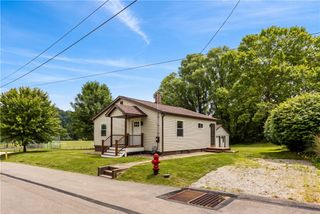 2 Frick St, Charleroi Boro, PA 15432