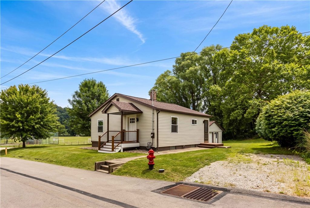 2 Frick St, Charleroi Boro, PA 15432