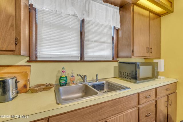 184 Green Street, Woodbridge, NJ 07095