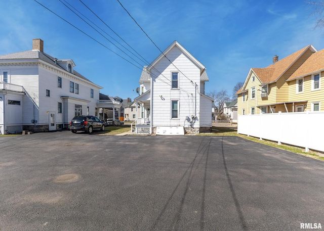 1440 12TH Street, Moline, IL 61265