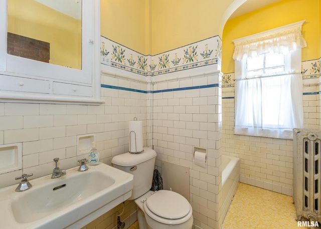 1440 12TH Street, Moline, IL 61265