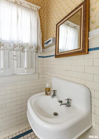 1440 12TH Street, Moline, IL 61265