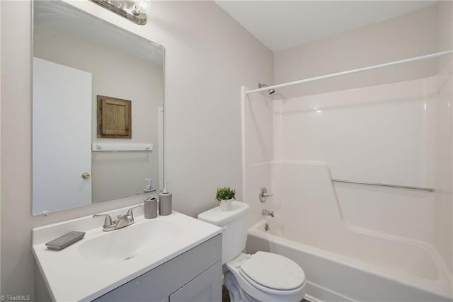 340 Vista Circle, Winston-salem, NC 27106