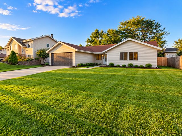 1191 Hialeah Lane, Hanover Park, IL 60133