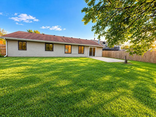 1191 Hialeah Lane, Hanover Park, IL 60133