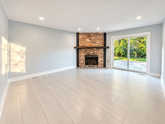 1191 Hialeah Lane, Hanover Park, IL 60133