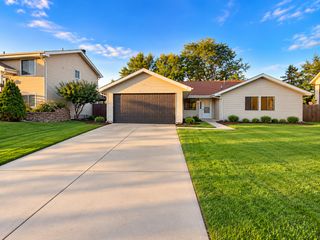 1191 Hialeah Lane, Hanover Park, IL 60133