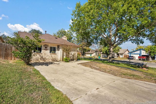 8423 Clear Meadow, Converse, TX 78109