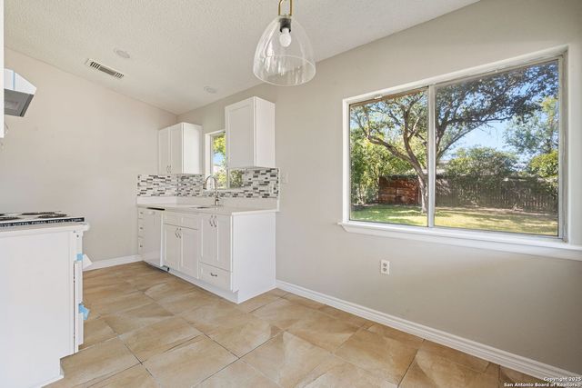 8423 Clear Meadow, Converse, TX 78109