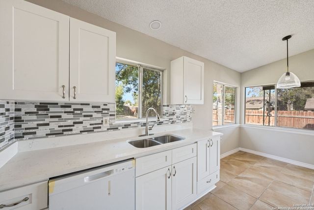 8423 Clear Meadow, Converse, TX 78109