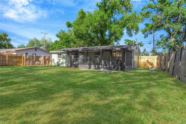 3820 BEECHWOOD BOULEVARD, Tampa, FL 33619