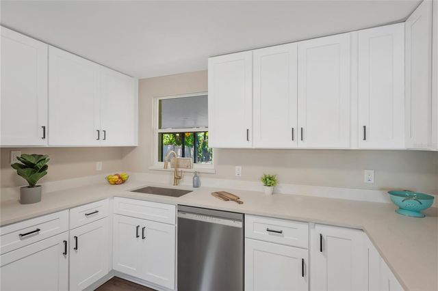 3820 BEECHWOOD BOULEVARD, Tampa, FL 33619