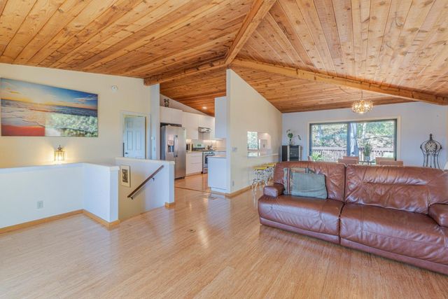 17220 Garlen Court, Salinas, CA 93907