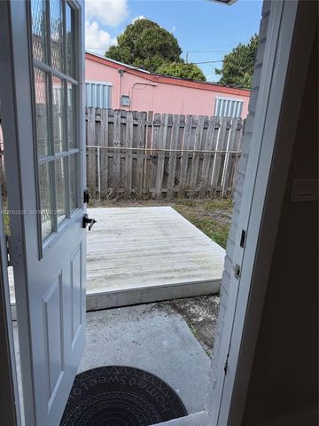 1601 N 68th Ter, Hollywood, FL 33024