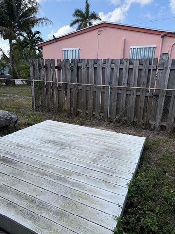 1601 N 68th Ter, Hollywood, FL 33024