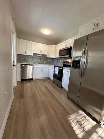 1601 N 68th Ter, Hollywood, FL 33024