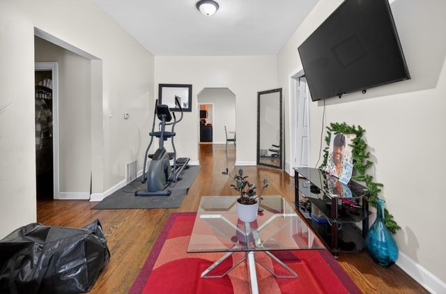 1207 N 16th Avenue, Melrose Park, IL 60160