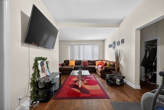 1207 N 16th Avenue, Melrose Park, IL 60160