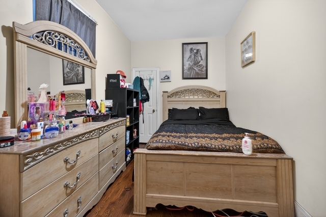 1207 N 16th Avenue, Melrose Park, IL 60160