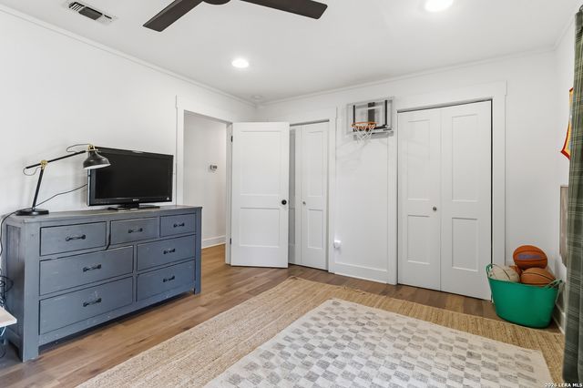 115 W TANGLEWOOD DR, New Braunfels, TX 78130