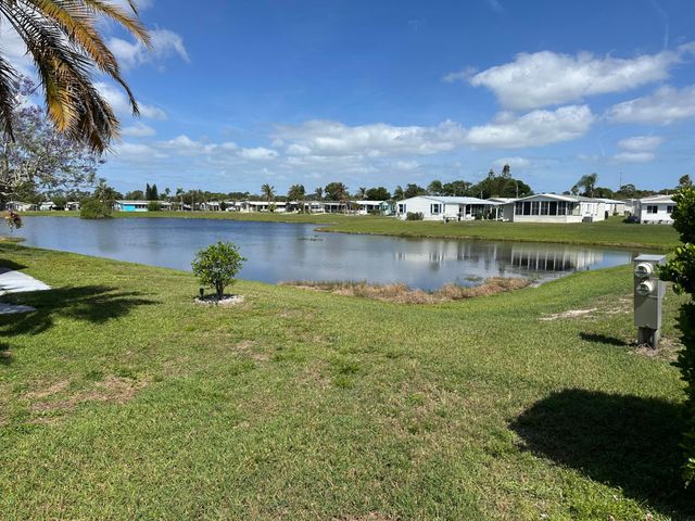 500 Thames Bluff Ridge 24, Fort Pierce, FL 34982