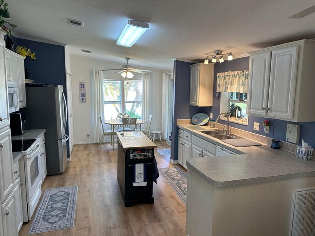 500 Thames Bluff Ridge 24, Fort Pierce, FL 34982