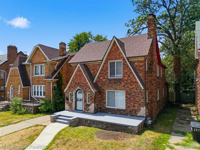 17553 Roselawn Street, Detroit, MI 48221