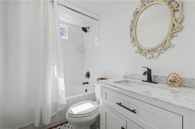 52 G Street, Lake Lotawana, MO 64086