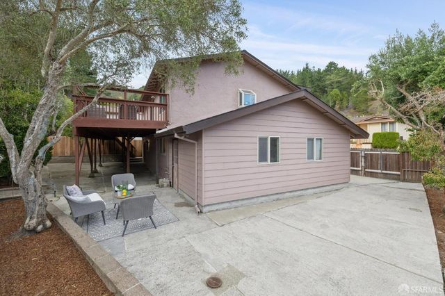 1 Cape Breton Court, Pacifica, CA 94044