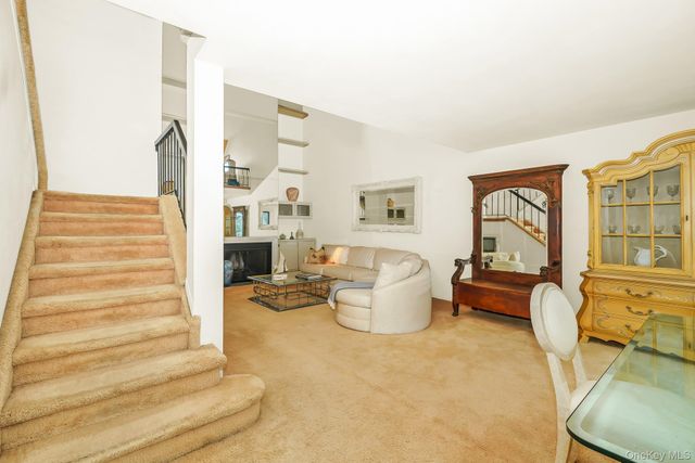 91 Southgate Circle, Massapequa Park, NY 11762