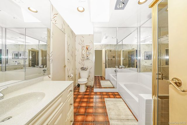 91 Southgate Circle, Massapequa Park, NY 11762