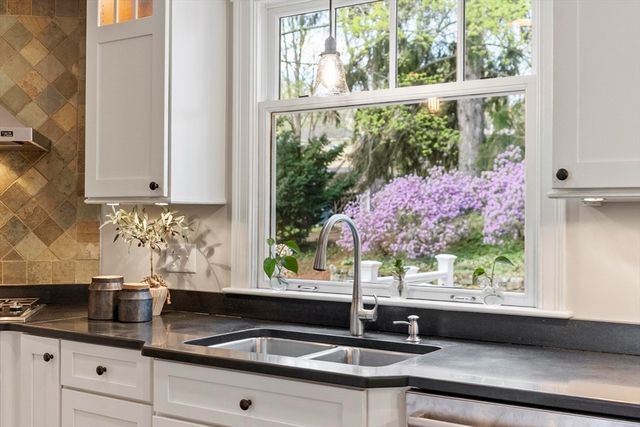 16 Hastings Rd, Lexington, MA 02421