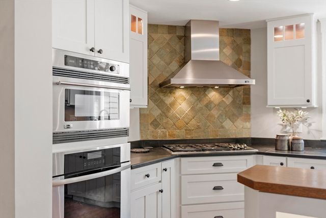 16 Hastings Rd, Lexington, MA 02421