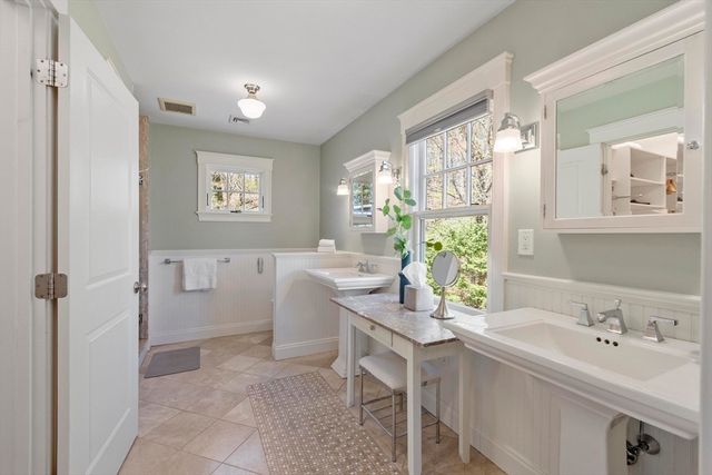 16 Hastings Rd, Lexington, MA 02421