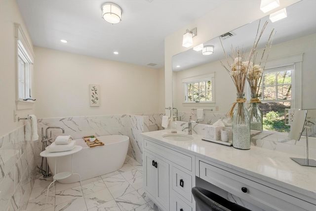 16 Hastings Rd, Lexington, MA 02421