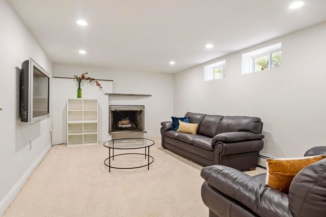 16 Hastings Rd, Lexington, MA 02421