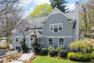 16 Hastings Rd, Lexington, MA 02421