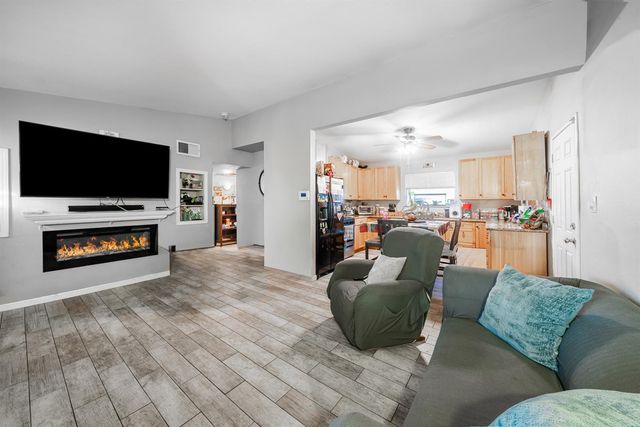 6364 N San Pablo Avenue, Fresno, CA 93704