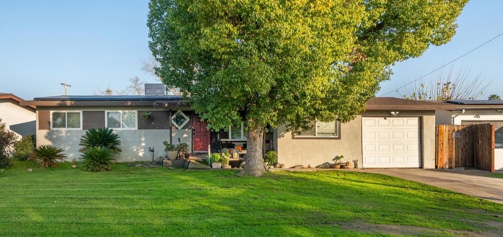 Image 1 of property listing at 6364 N San Pablo Avenue, Fresno, CA 93704