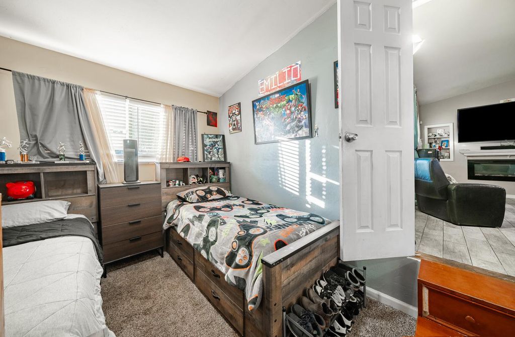 Image 12 of property listing at 6364 N San Pablo Avenue, Fresno, CA 93704