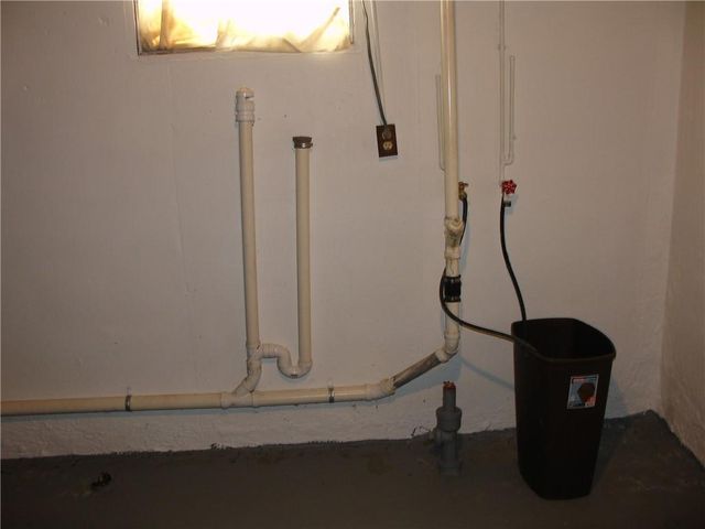 823 S Savage Street, Independence, MO 64050