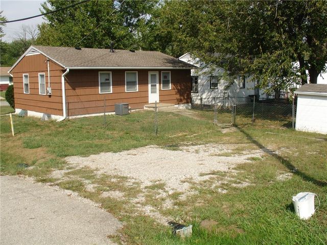 823 S Savage Street, Independence, MO 64050