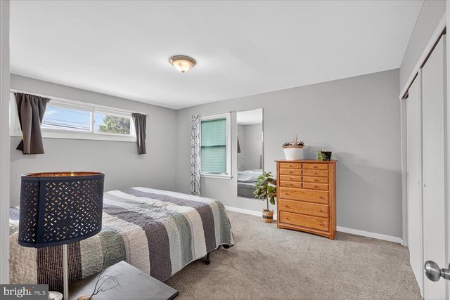868 POINTVIEW AVE, Ephrata, PA 17522