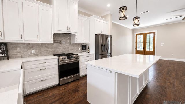 15370 Milldale Rd, Zachary, LA 70791