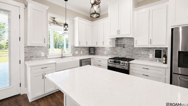 15370 Milldale Rd, Zachary, LA 70791