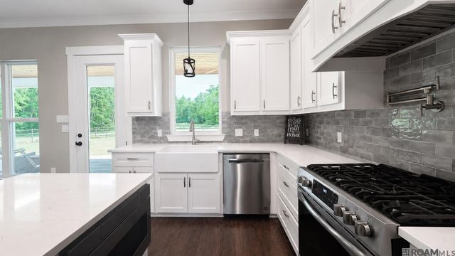 15370 Milldale Rd, Zachary, LA 70791