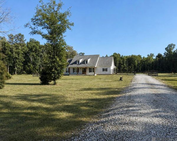 15370 Milldale Rd, Zachary, LA 70791